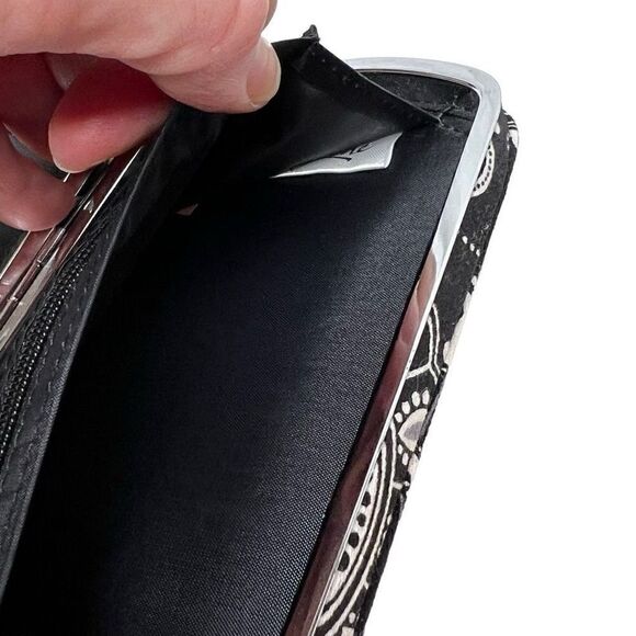 Thirty one black and white playful parade print hard shell  wallet - Picture 10 of 11